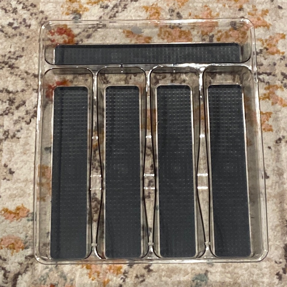 Flatware organizer